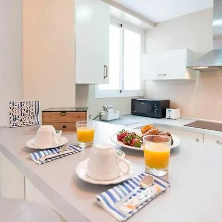Premium Junto A Catedral * مالقة