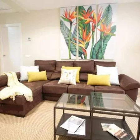 Premium Junto A Catedral مالقة