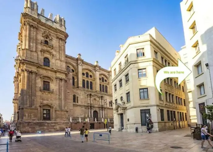 Spacious Near The Cathedral * مالقة