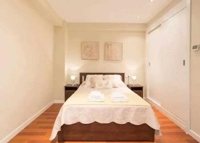 Spacious Near The Cathedral شقة